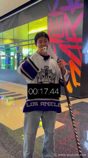 Important in-between-meeting-players activity for our fans at Festival 👀⏰ #lakings #hockey