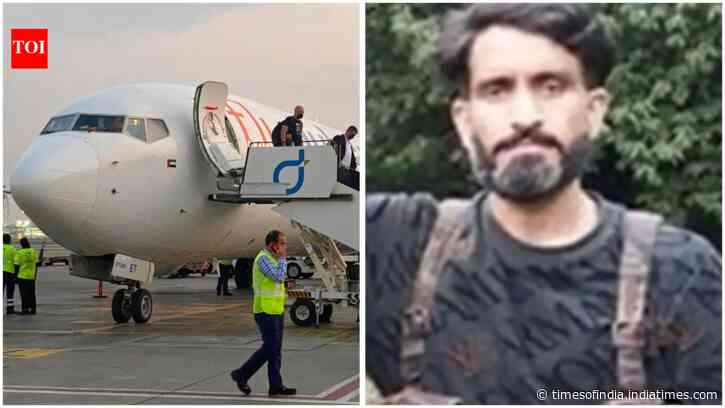 Evening news wrap: Flydubai pilot stabbed mid-air, man behind Pahalgam attack killed &amp; more