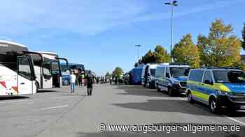 Polizei kontrolliert Reisebusse auf A8-Rastplatz: Diese Mängel wurden festgestellt