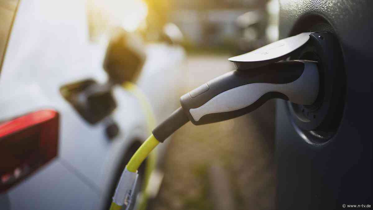 Strom für den Wagen: Lade-Apps für E-Autos: So urteilt Stiftung Warentest