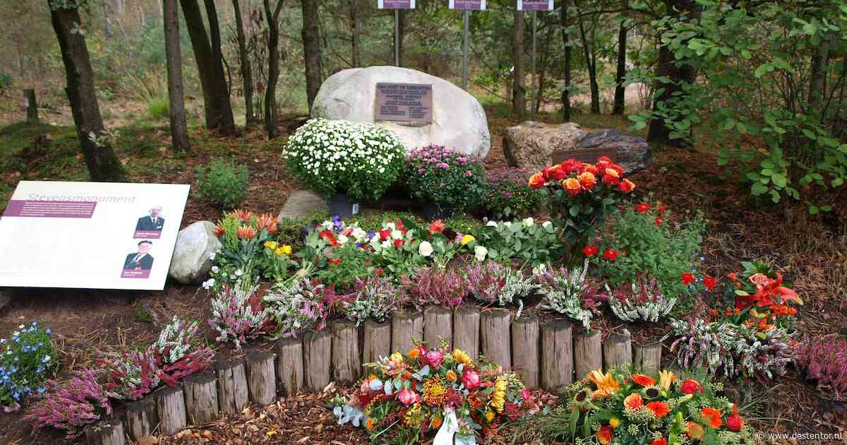 Jaarlijkse herdenking bij Stevensmonument in Holten op 9 oktober