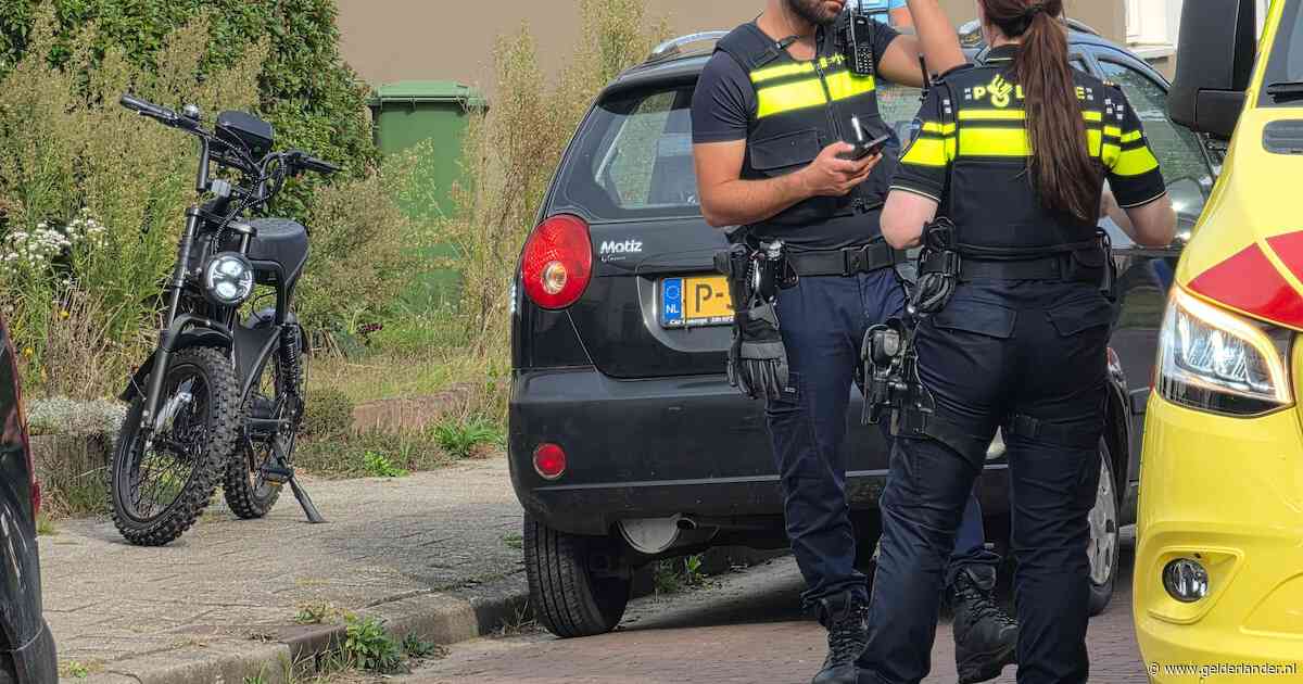Fatbiker komt hard ten val en raakt gewond in Wageningen, traumahelikopter opgeroepen