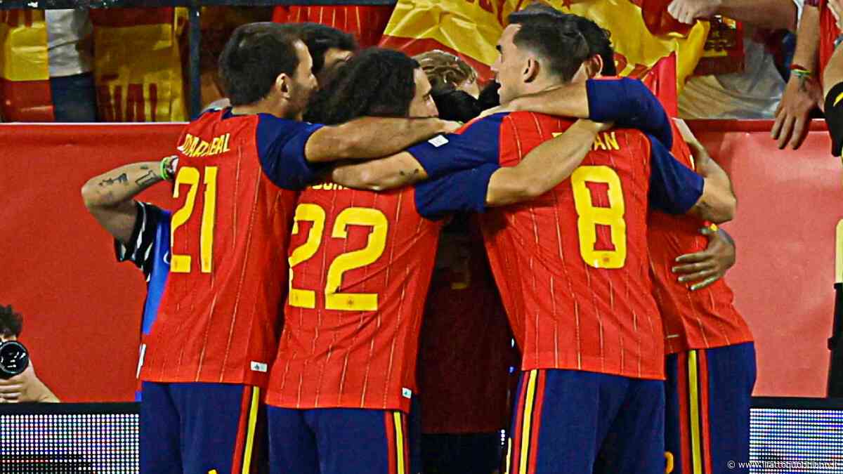Calcio d’inizio, 25 tocchi e gol di Yamal: la Spagna come l’Olanda del ’74. È la nazionale più bella di sempre?