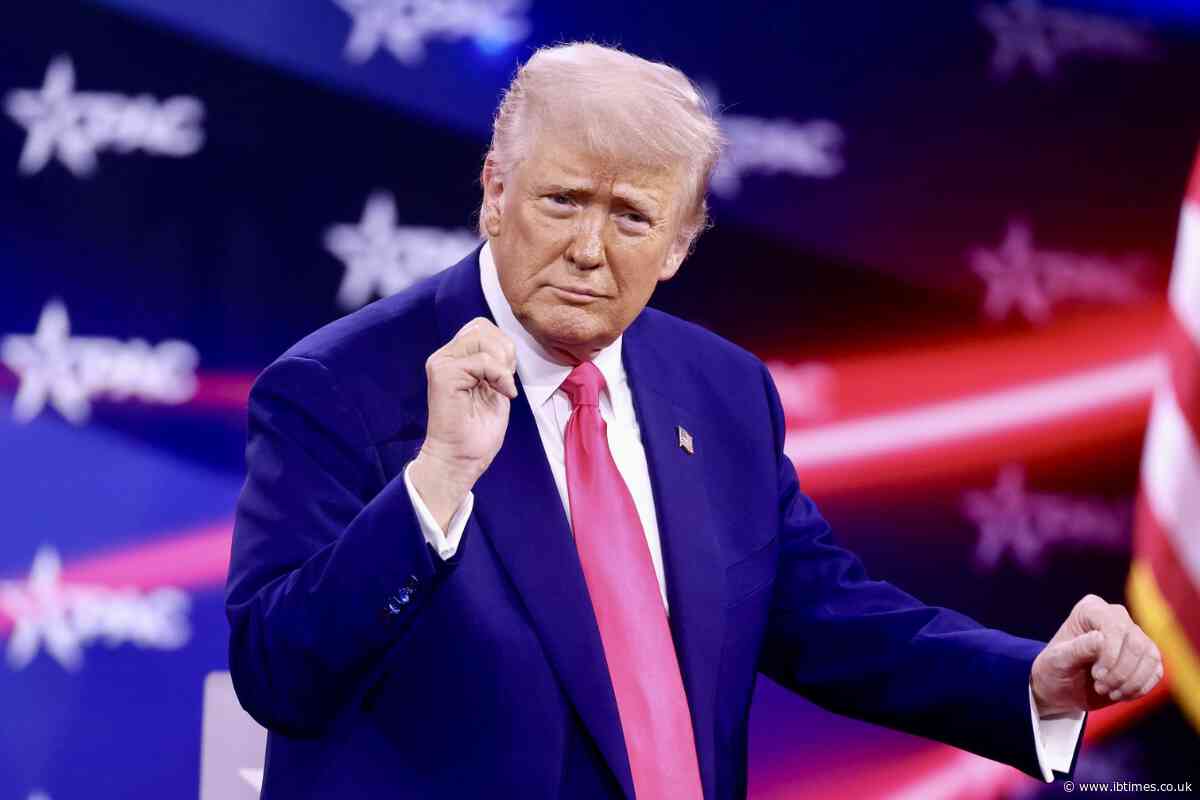 Donald Trump Reportedly Appears Uncomfortable as Dr. Oz Helps Him Sit Down During Recent Event