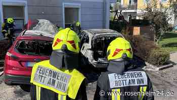 Brand von zwei Autos und Wohnhaus in Neubaugebiet in Rott – keine Verletzten