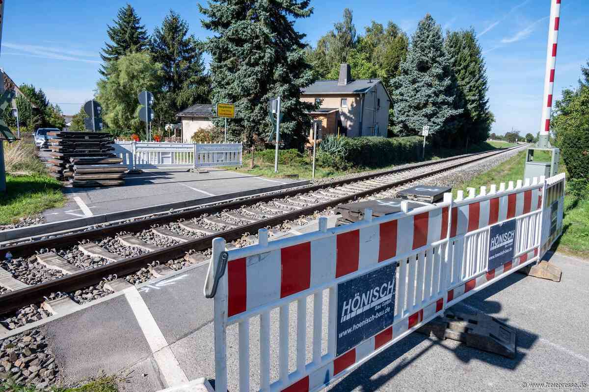 Bahnübergang in Narsdorf gesperrt