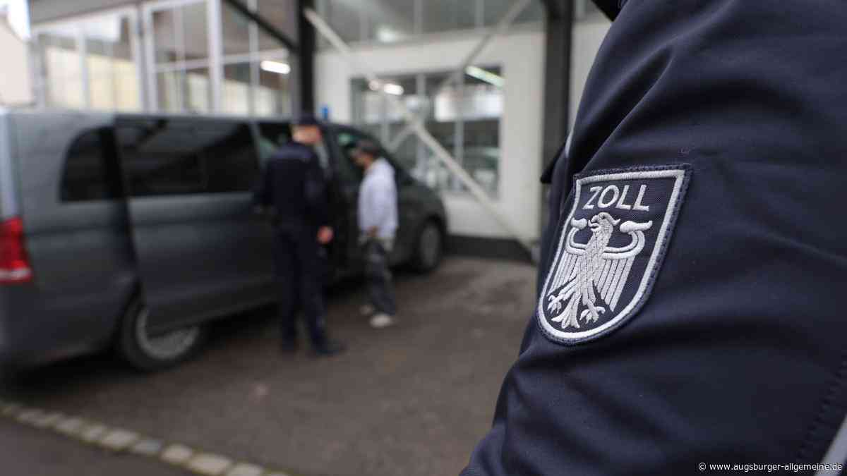 Kontrolle in Friseur- und Kosmetiksalons: Augsburger Zoll deckt zahlreiche Verstöße auf