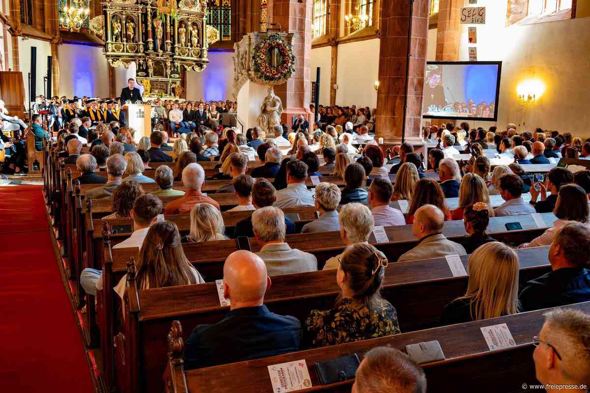 Hochschule Mittweida begrüßt 1500 neue Studenten: Immatrikulation in der Stadtkirche
