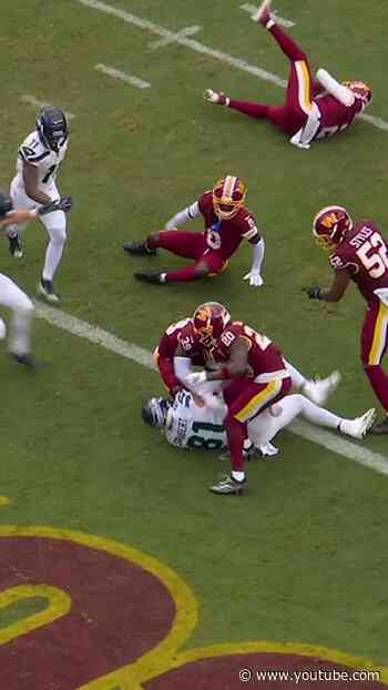 Saubert takes it in for a TOUCHDOWN ‼️ 📺: @NFLonFOX