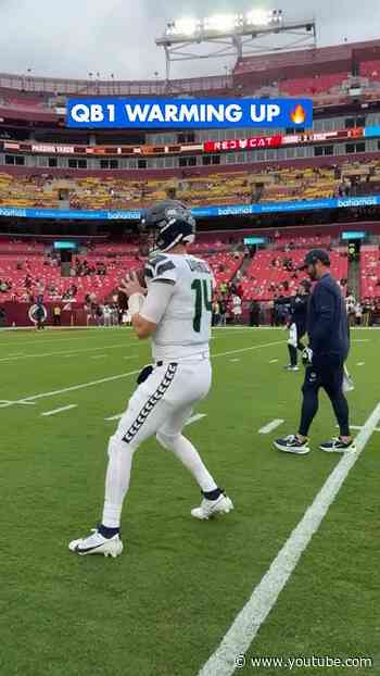 Gettin’ loose. 📺: @NFLonFOX