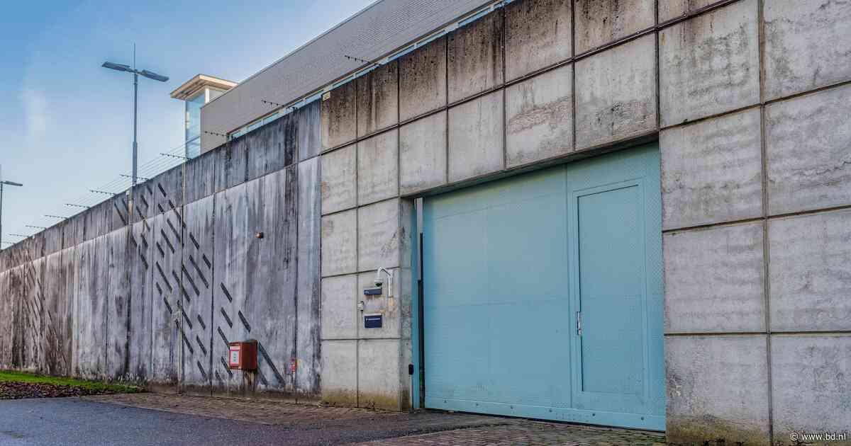Gedetineerde (33) sneed bewaarder PI Vught op tweede kerstdag in de nek: poging tot doodslag