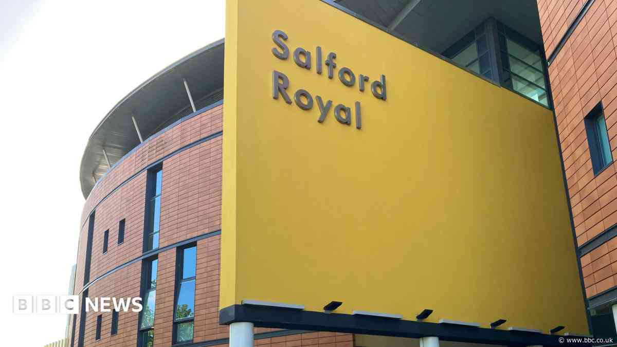 Salford Royal surgery unit fails to improve rating