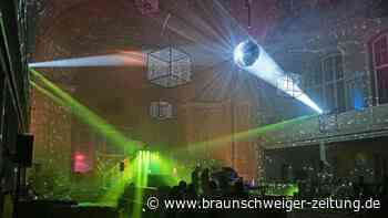 Eintauchen in Lichtwelten: Spektakuläre Effekte in Braunschweiger Kulturkirche