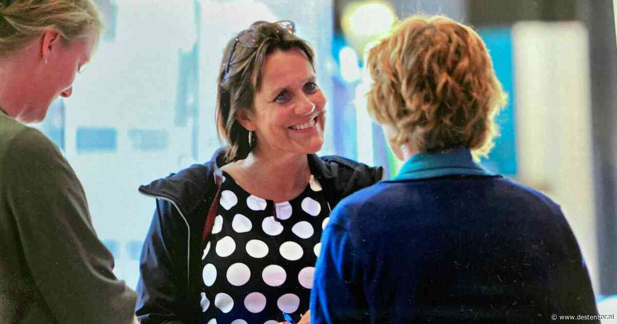 Anderhalve maand voor haar dood zet Liesbeth (57) haar eerste tattoo, met haar zoon: ‘Het voelt heel verbonden’