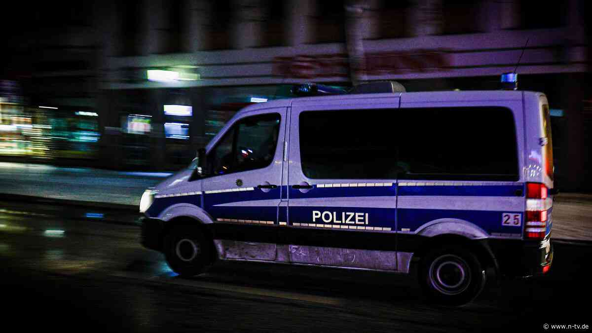 Geben sich als ihre Kunden aus: Razzia gegen mutmaßliche Bande von Prüfungsbetrügern