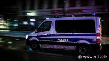 Geben sich als ihre Kunden aus: Razzia gegen mutmaßliche Bande von Prüfungsbetrügern