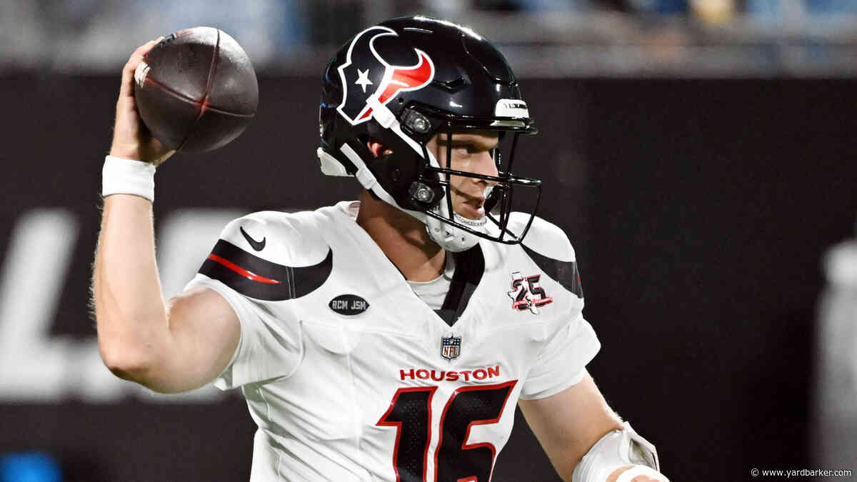 Bucs Sign Veteran Quarterback