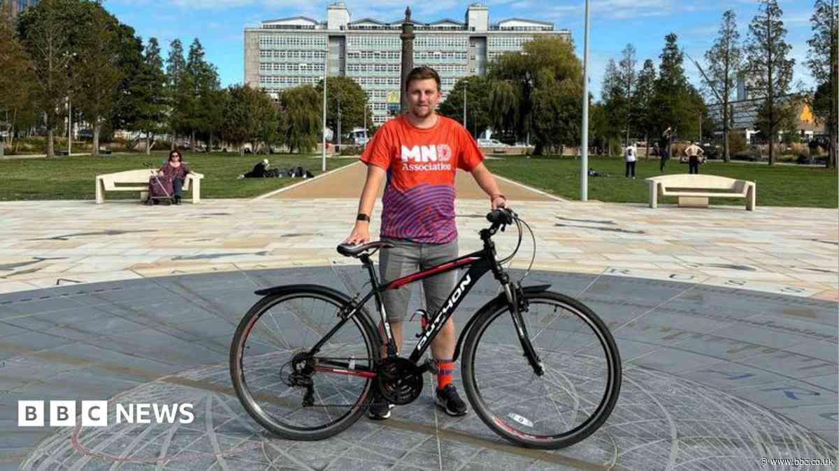 Kevin Sinfield's MND runs inspire cycle challenge