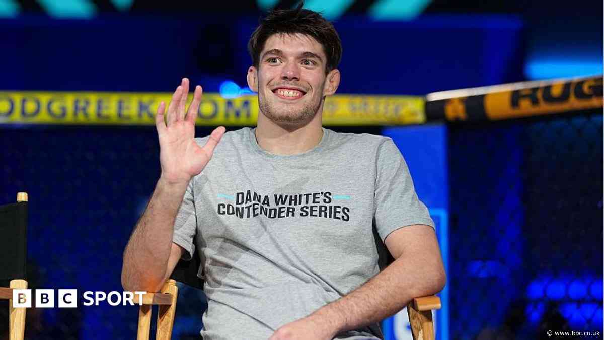 Briton Staines' 61-second win earns UFC contract