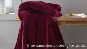 Dunelm shoppers snap up 'extra large' £20 throw in 11 colours for cosy autumn evenings
