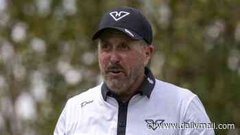 Golf star Phil Mickelson checked into addiction treatment facility amid 'family trauma'