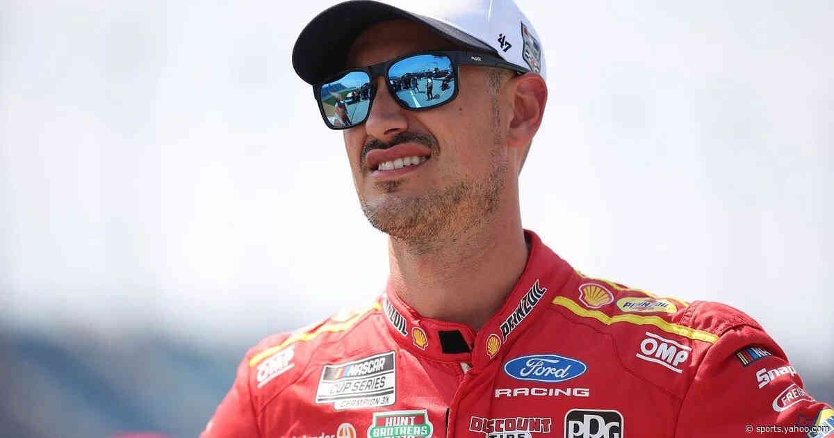 Joey Logano down but not out of NASCAR Chase after Kansas flat tire