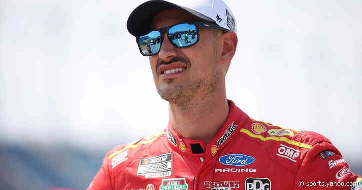 Joey Logano down but not out of NASCAR Chase after Kansas flat tire