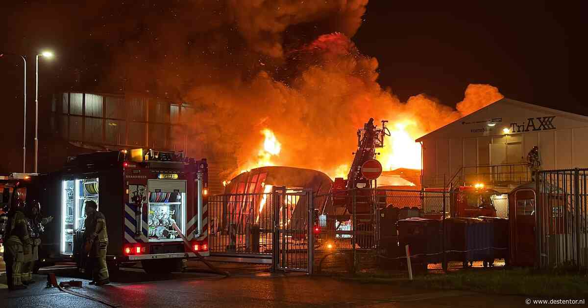 Grote brand op Johan Huizingalaan in Amsterdam