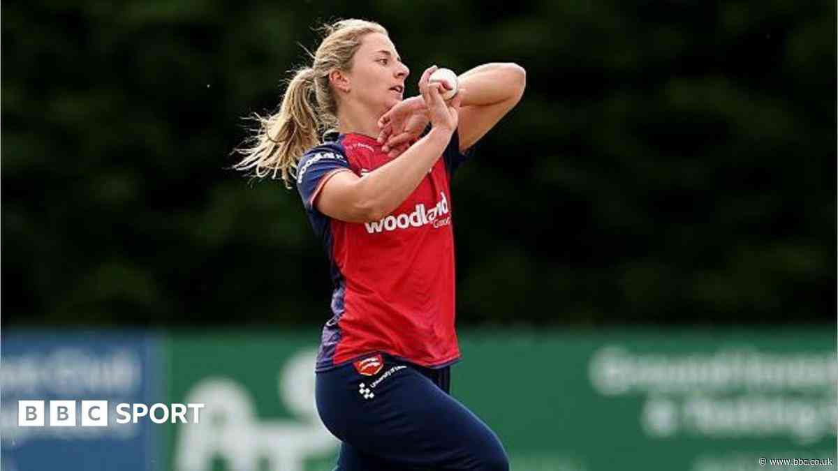 All-rounder Gray signs for Hampshire from Essex