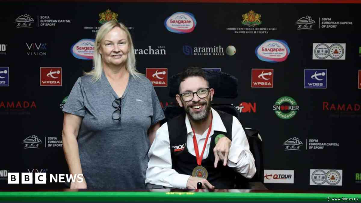 Para-snooker player missed flight over hoist issue