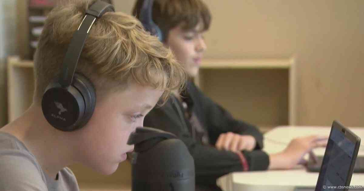 Teacher-free school driven by AI opens in Chicago