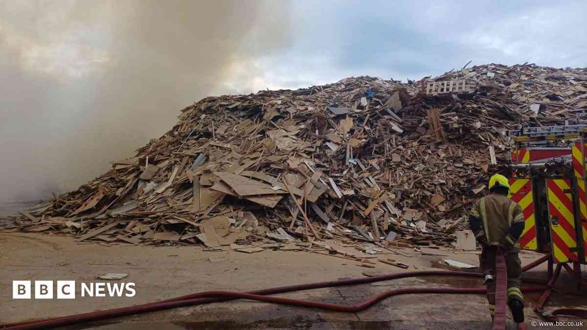 Wood recycling plant blaze 'could burn for days'
