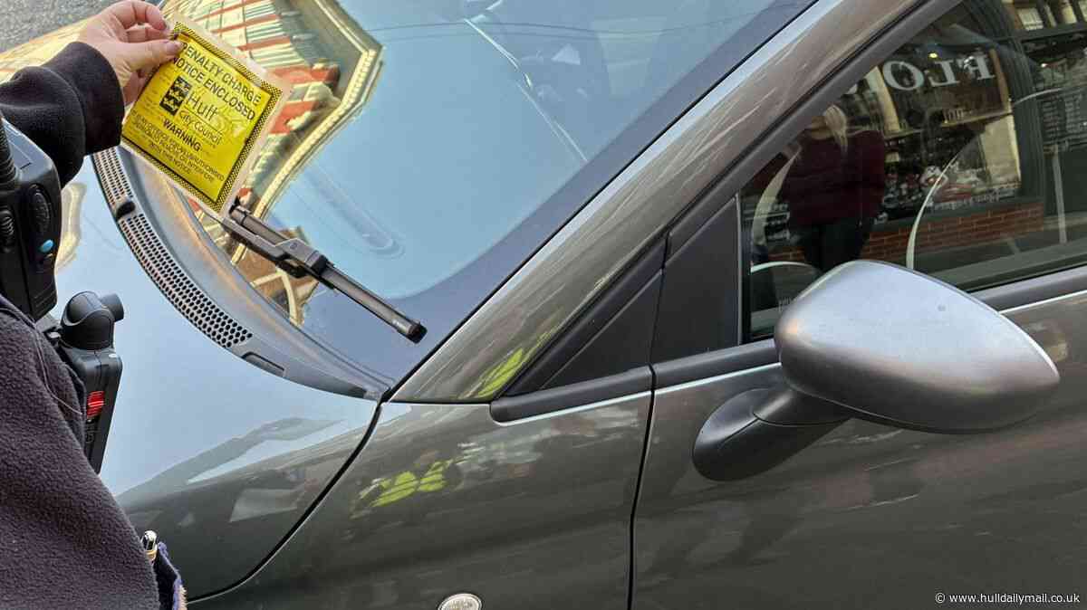 Hull parking wardens equipped with body cameras to tackle 'aggressive incidents'