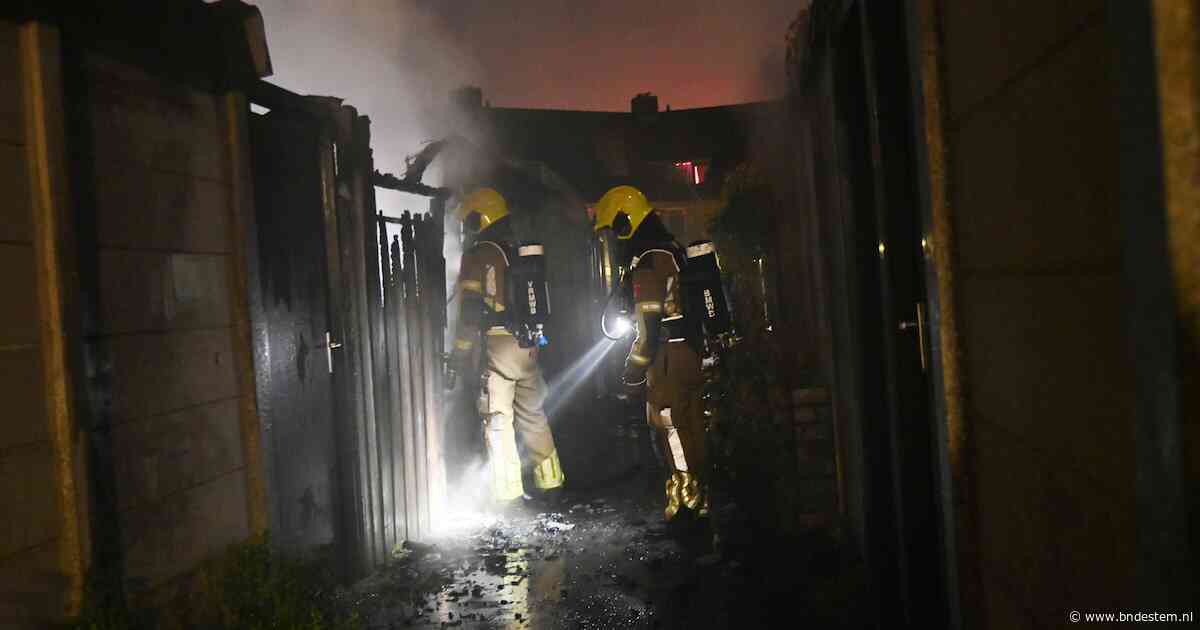 Schuur verwoest door brand in Breda