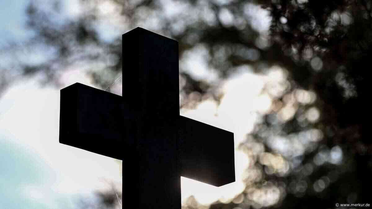 „Sehr bitter“: Friedhofsgebühren sollen deutlich steigen – eindringlicher Appell von Rathausmitarbeiter
