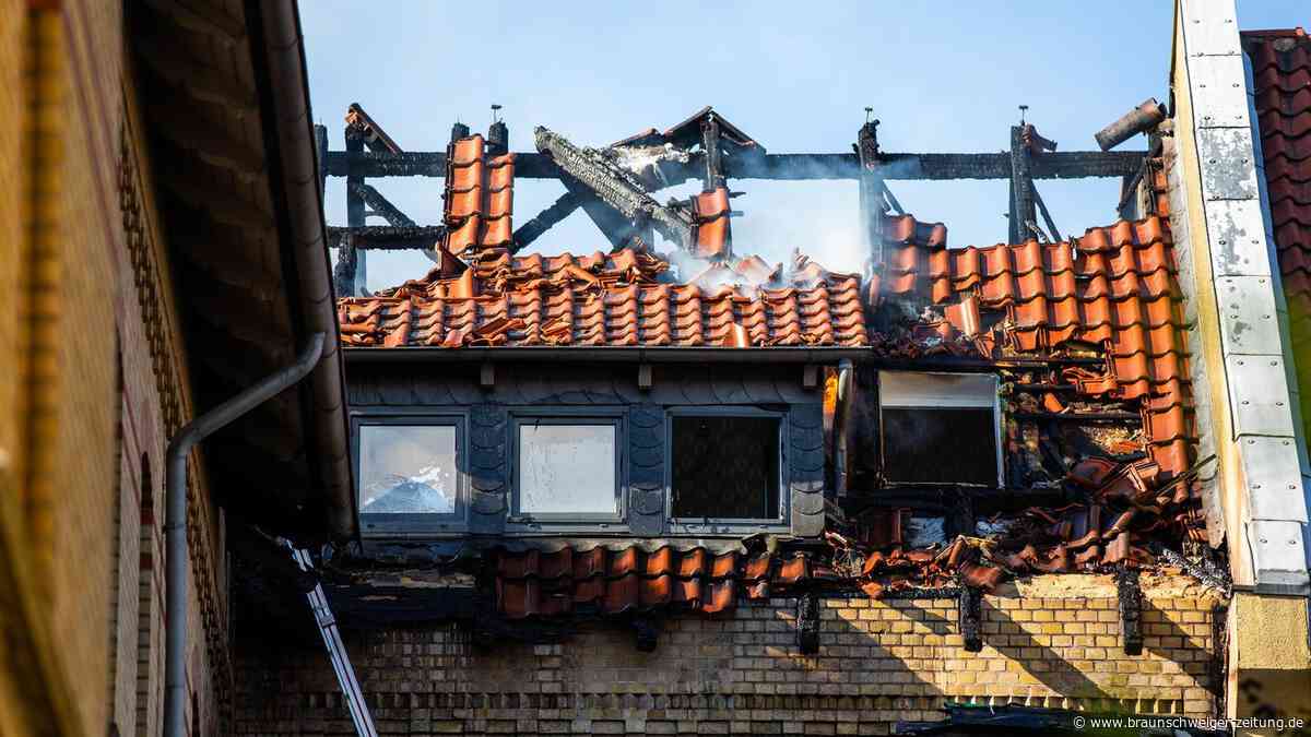 Feuerwehrgroßeinsatz: Dachstuhl im östlichen Ringgebiet brennt