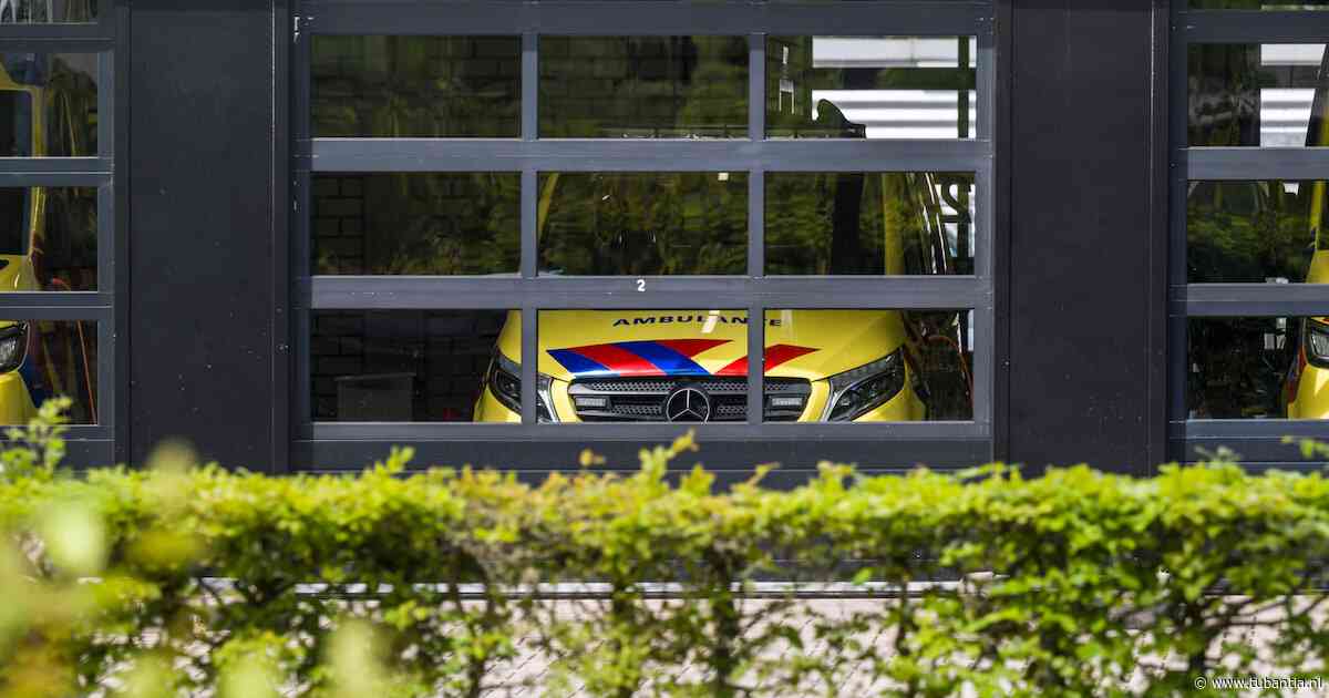 Twentse ambulancechauffeur tegenover werkgever in de rechtbank na val op gladde trap
