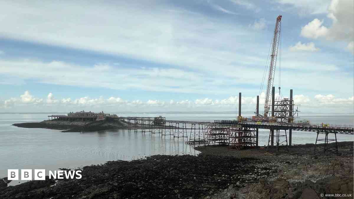 Restoration work on historic pier 'astonishing'