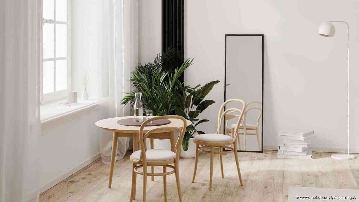 Genialer Einrichtungstipp: Ein einfacher Trick lässt kleine Wohnzimmer großzügiger wirken