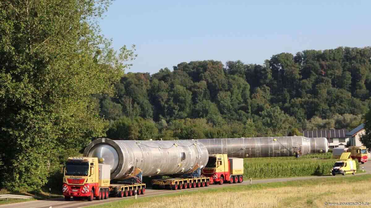 Spektakulärer Schwertransport rollt durch die Region: Riesige Anlagenteile gehen nach Florida