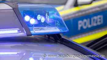Nach Abbiegefehler: Rollerfahrer stürzt, Auto trifft Trümmer auf Gegenfahrbahn