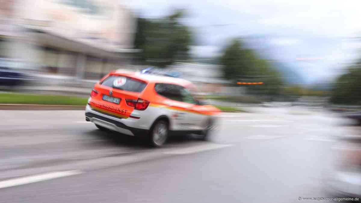 Auto erfasst Kind auf Fahrrad an Ampel-Überweg: Junge wird beim Unfall leicht verletzt