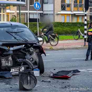 Gewonde na botsing tussen 45 km-auto en auto in Hengelo