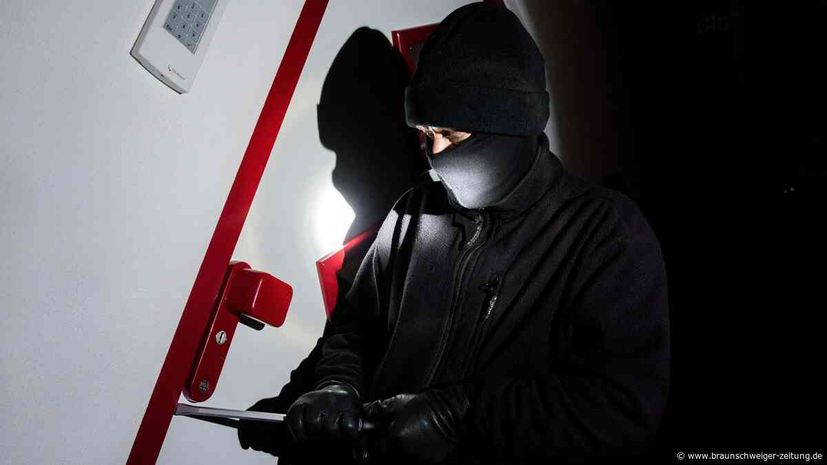 Täter brechen in Einkaufsmarkt in Groß Ilsede ein und stehlen Zigaretten