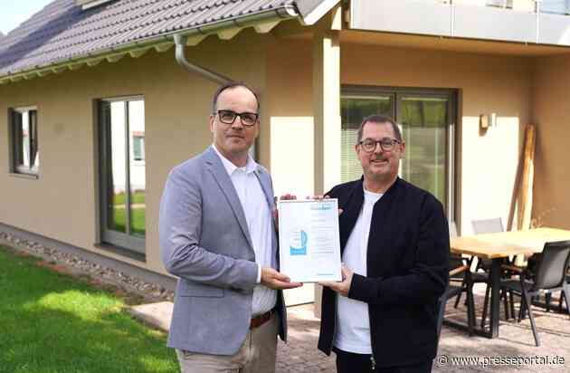Ein starkes Fundament für große Wohnträume / Living Haus erhält erneut das CrefoZert der Creditreform