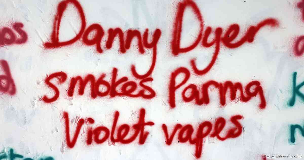 Eastenders stars and celebrities feature in unusual graffiti as people praise 'gems'