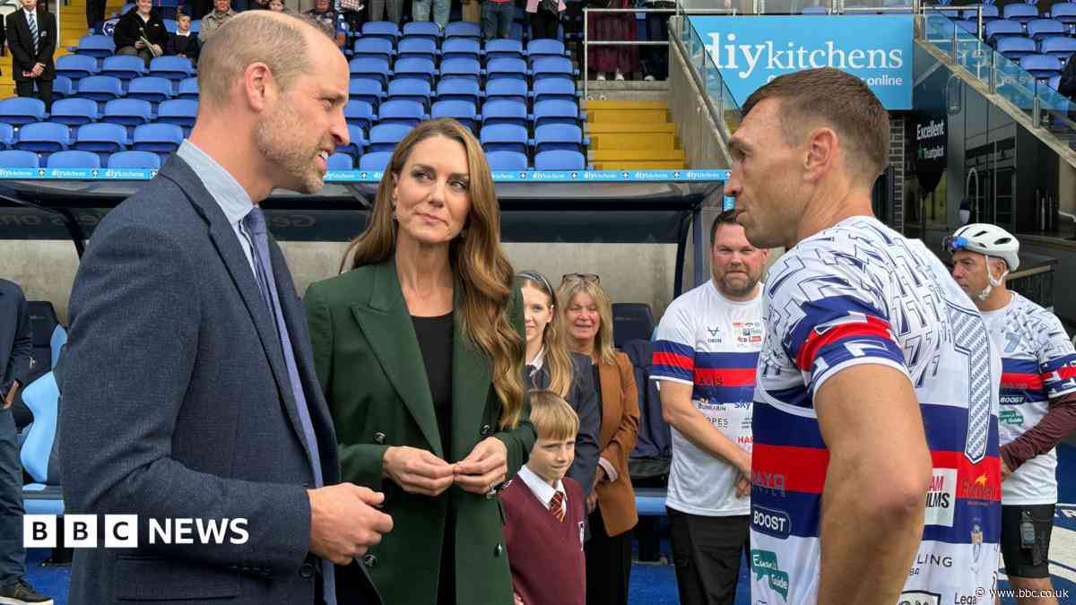 William and Kate surprise Sinfield on MND run