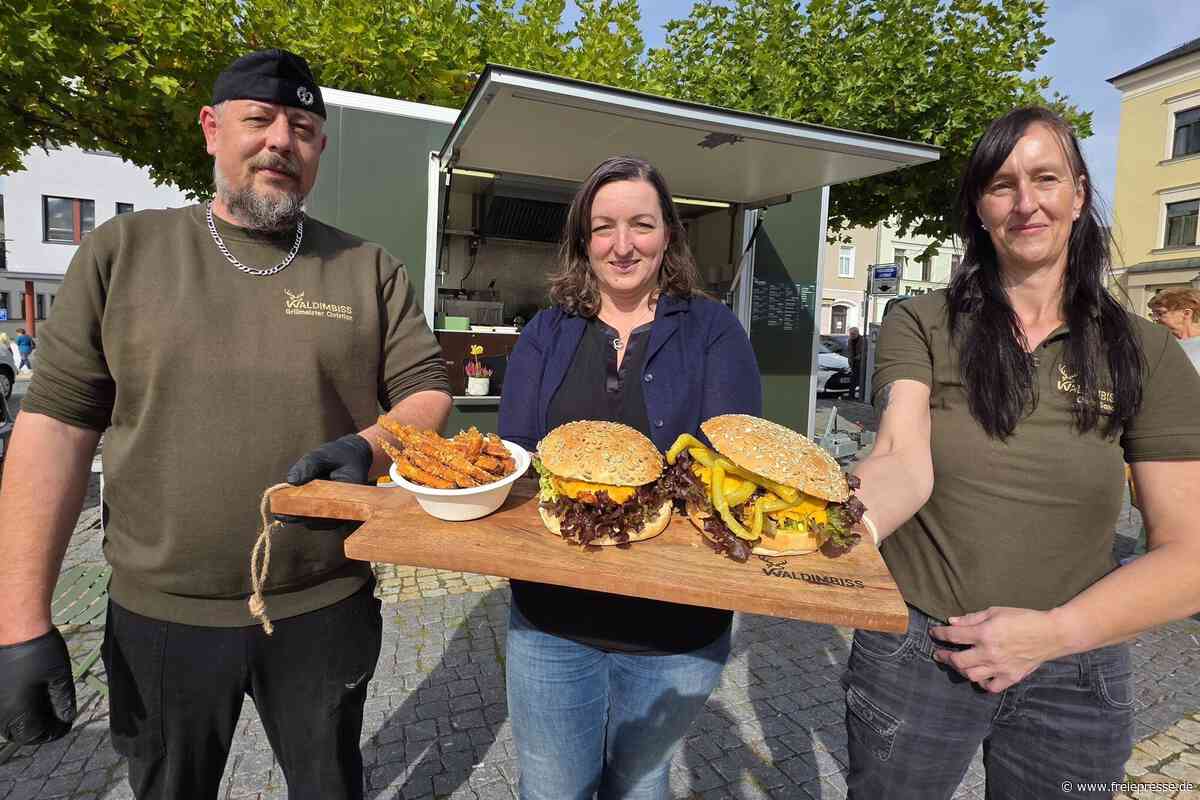 Schlange stehen für frische Burger: So startete der „Waldimbiss“ in Oelsnitz