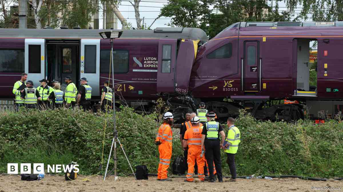 Train sped up past red signal before fatal crash