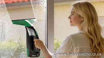 'Really handy' window vac 'clears condensation in a single smooth pass'